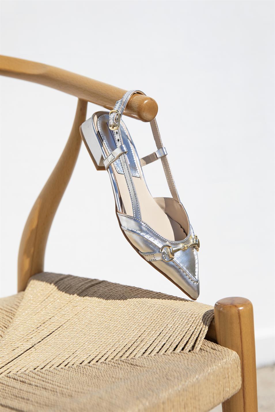 Sementa  Kadın Toka Detay Topuklu Ayakkabı Gümüş
