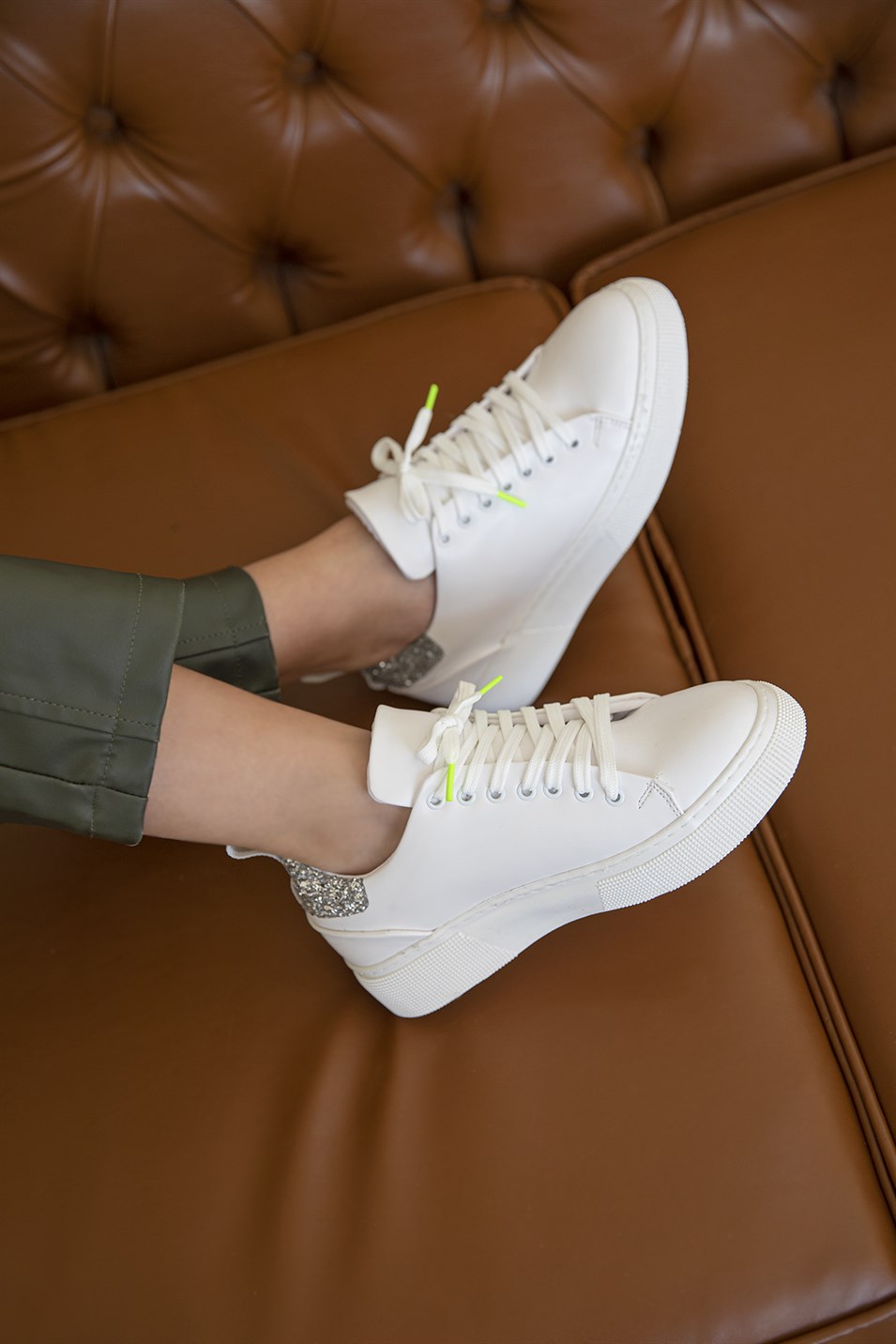 Papel Kadın  Deri  Cam Kırık Detaylı Spor Ayakkabı Beyaz-Gümüş