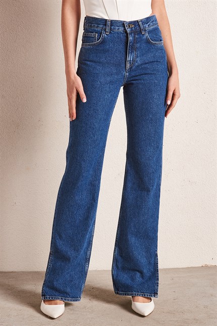 Paçası Yırtmaçlı Jean