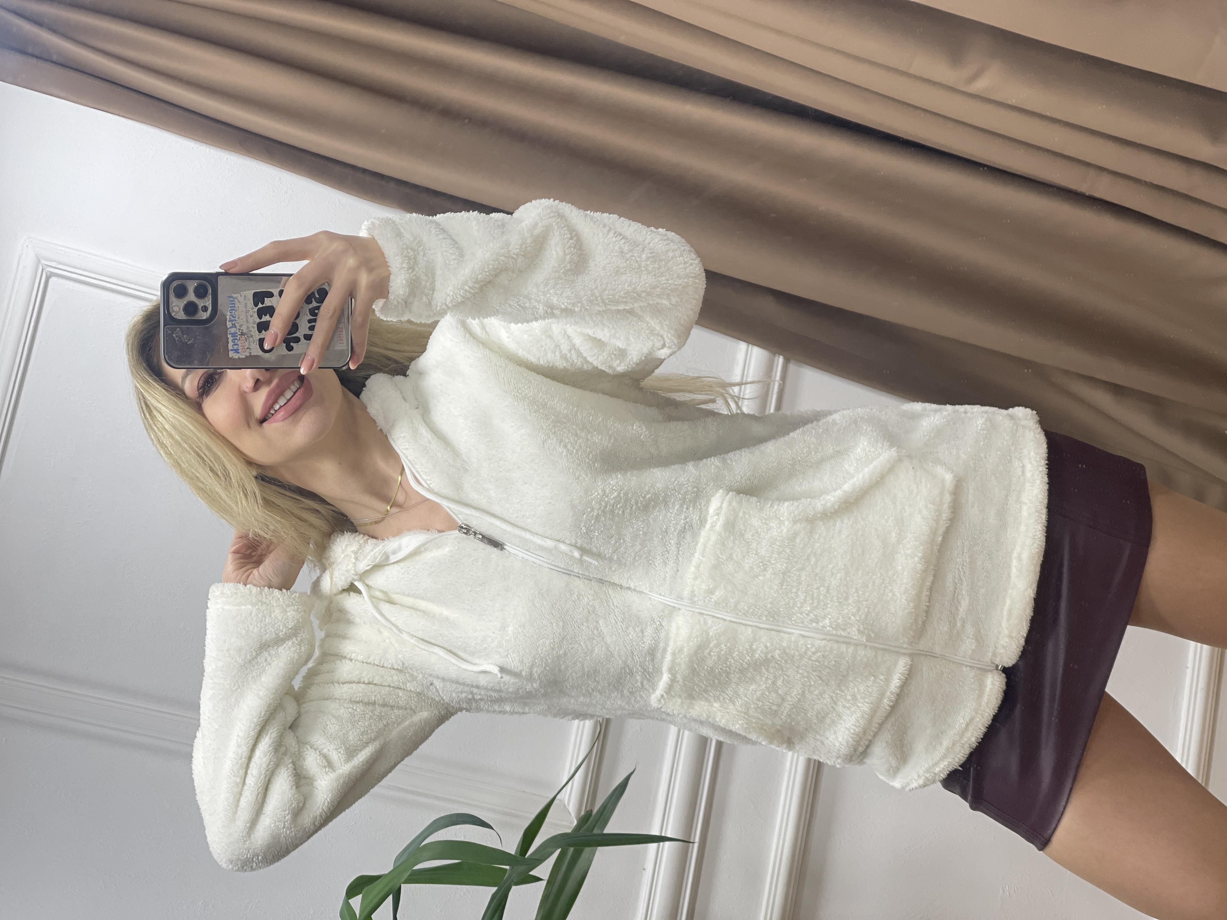 KADIN EKRU PELUŞ HIRKA Moda AkımıHırka