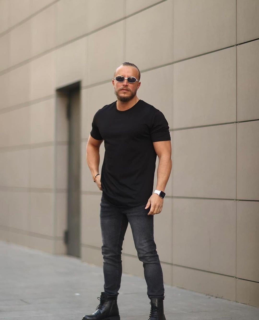 KADIN SİYAH BİSİKLET YAKA OVAL KESİM TSHİRTModa AkımıTshirt