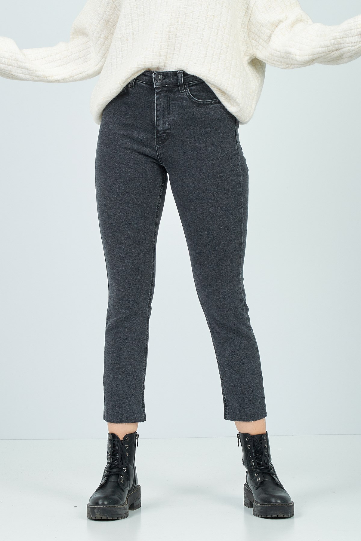 Kadın Füme Boy Fit JeanModa AkımıJean