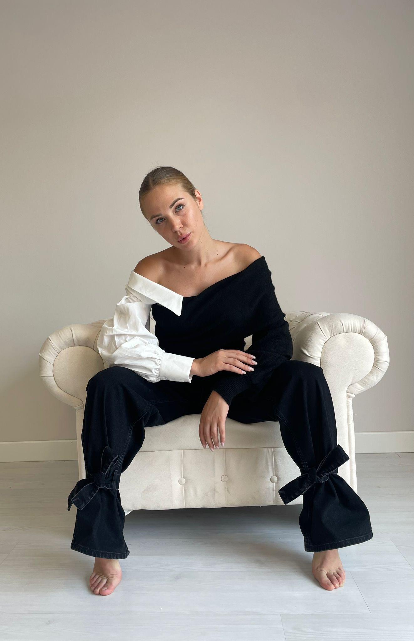 KADIN GÖMLEK DETAYLI SİYAH TRİKO KAZAKModa AkımıKazak