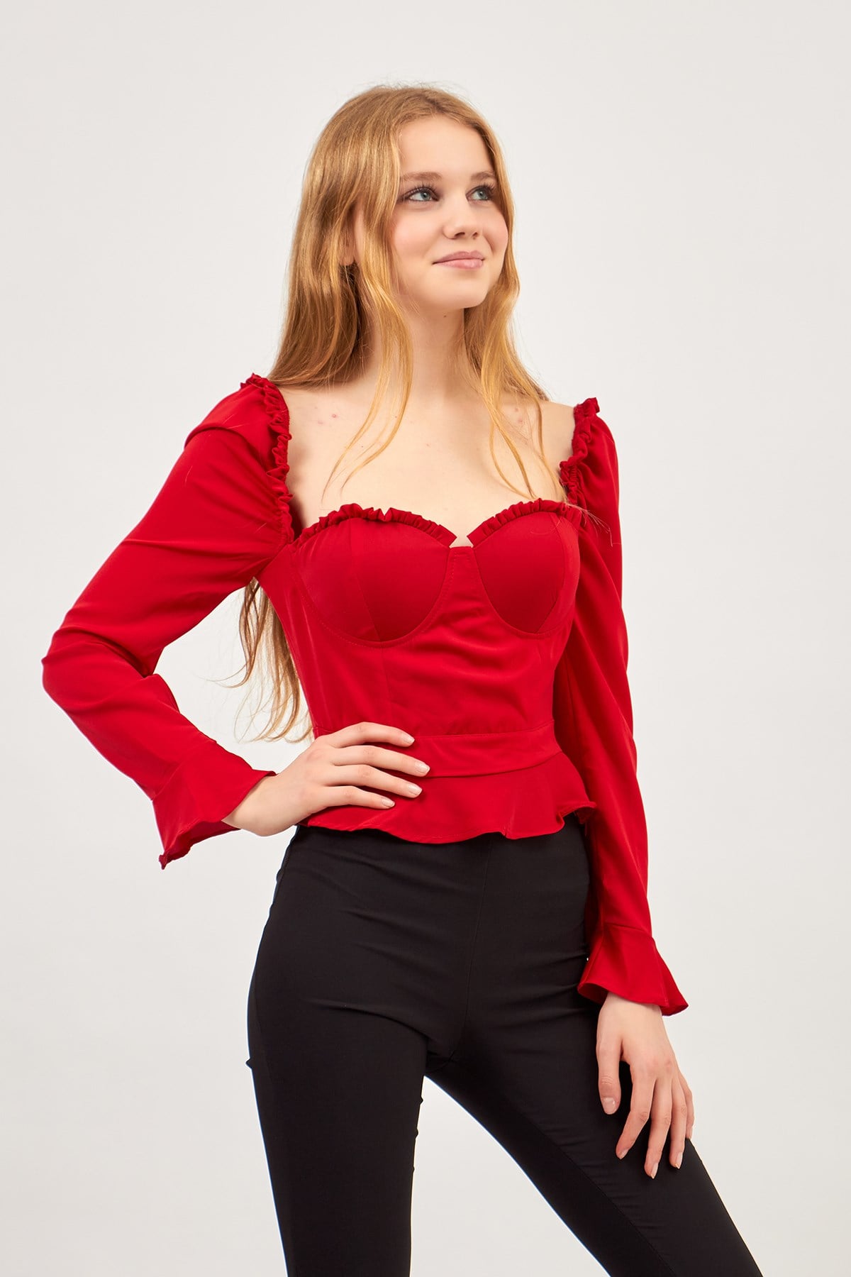 Kadın Kırmızı Tasarım Yaka Gloplu BluzModa AkımıBluz