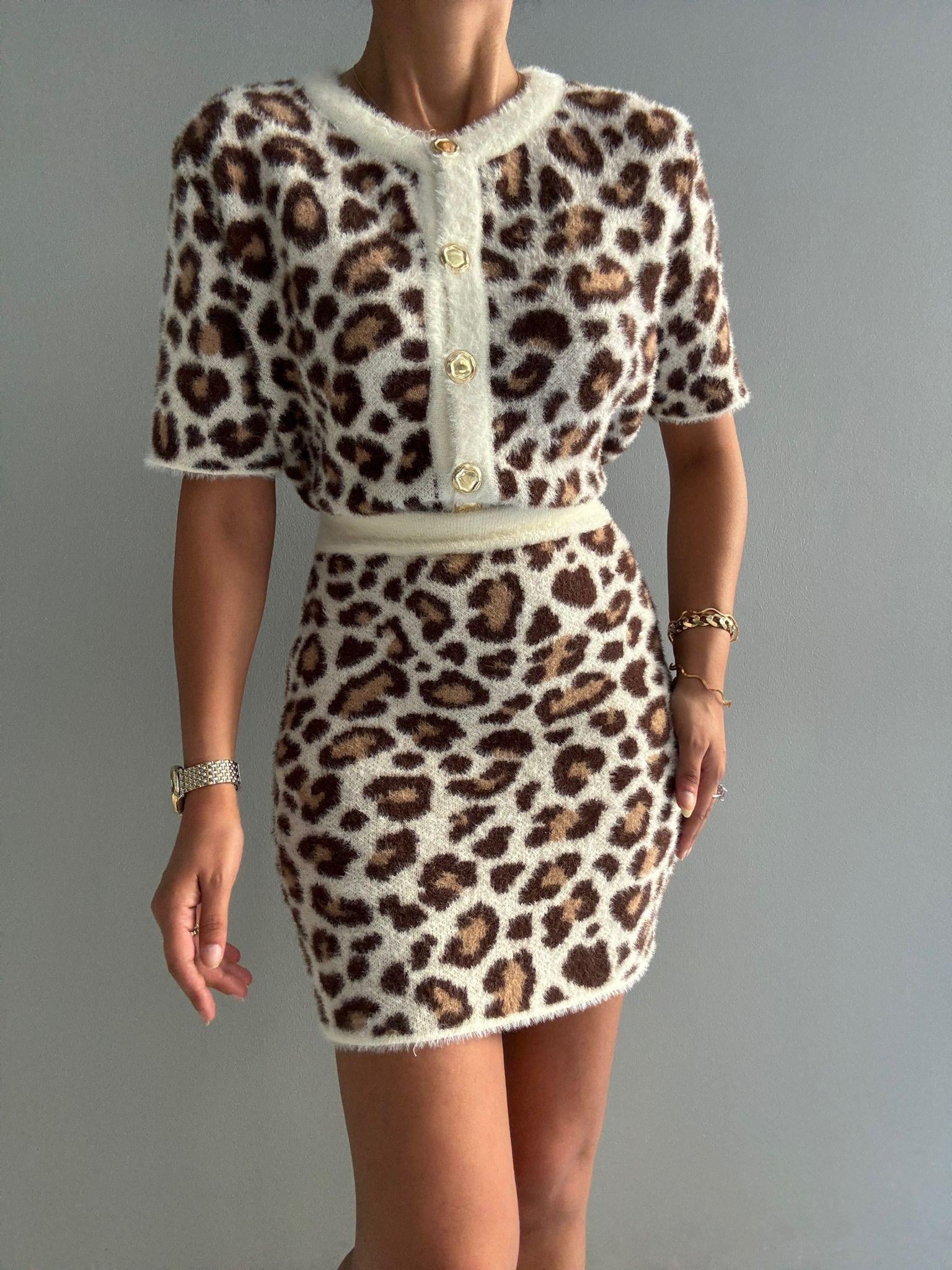 KADIN PELUŞ LEOPAR ETEK BLUZ TAKIMModa AkımıSet