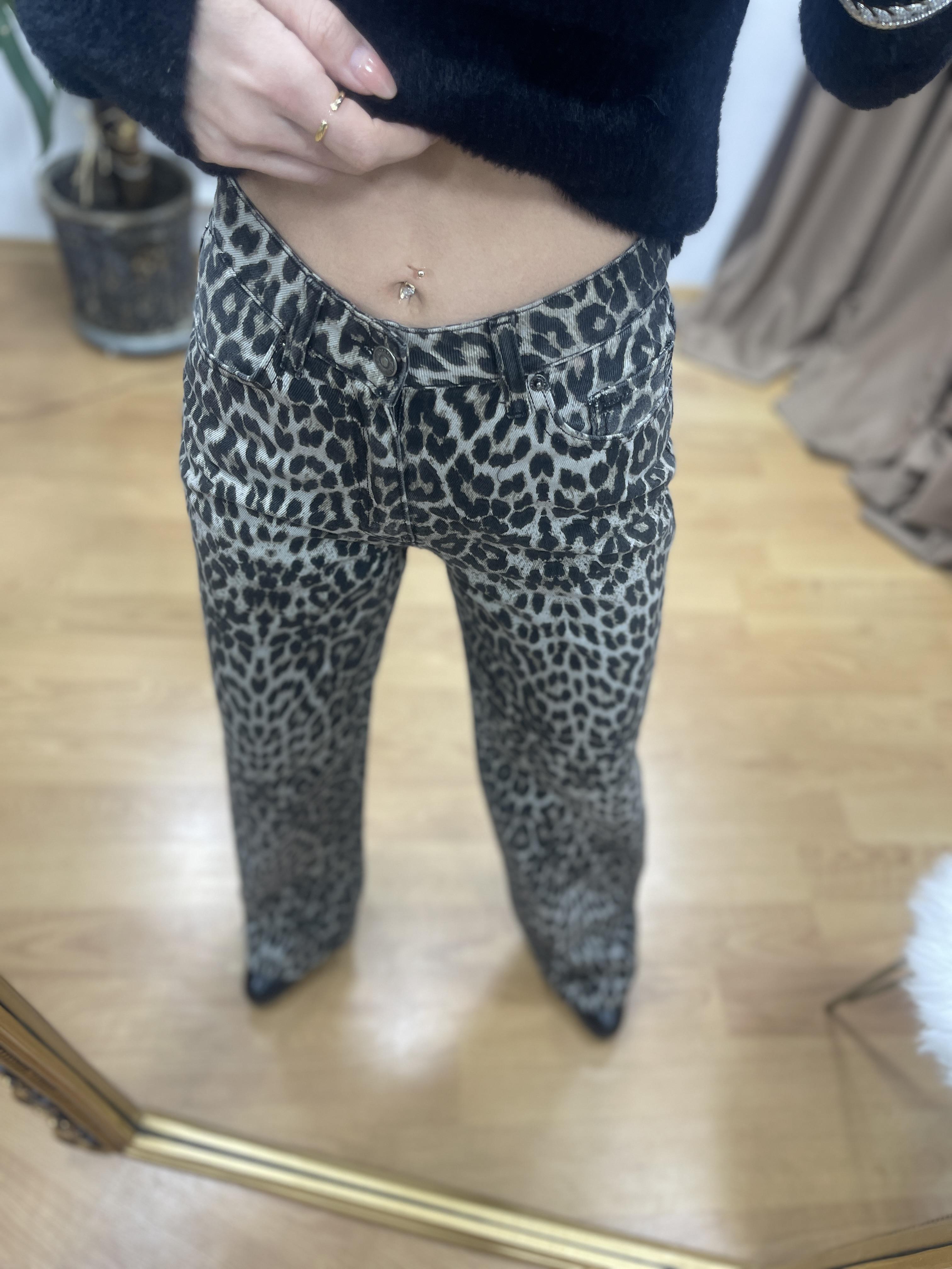 KADIN YÜKSEK BEL LEOPAR JEANModa AkımıJean