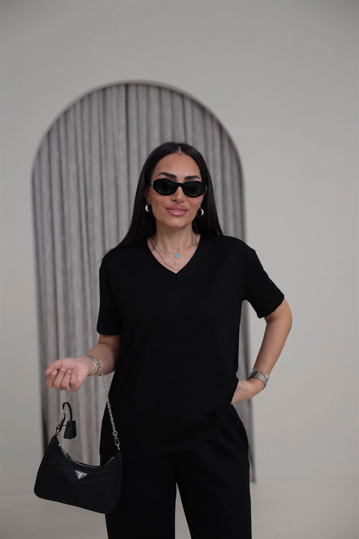 T927 V Yaka Modal Kumaş Tshirt SİYAH