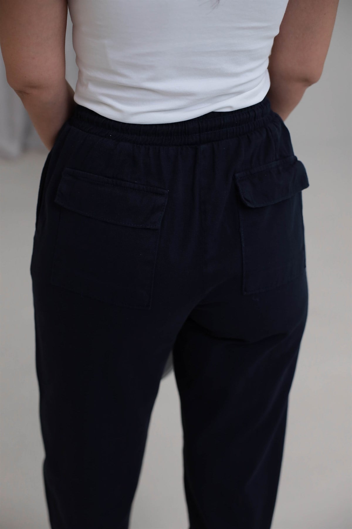 0079 Beli Lastikli Paça Pensli Pantolon LACİVERT