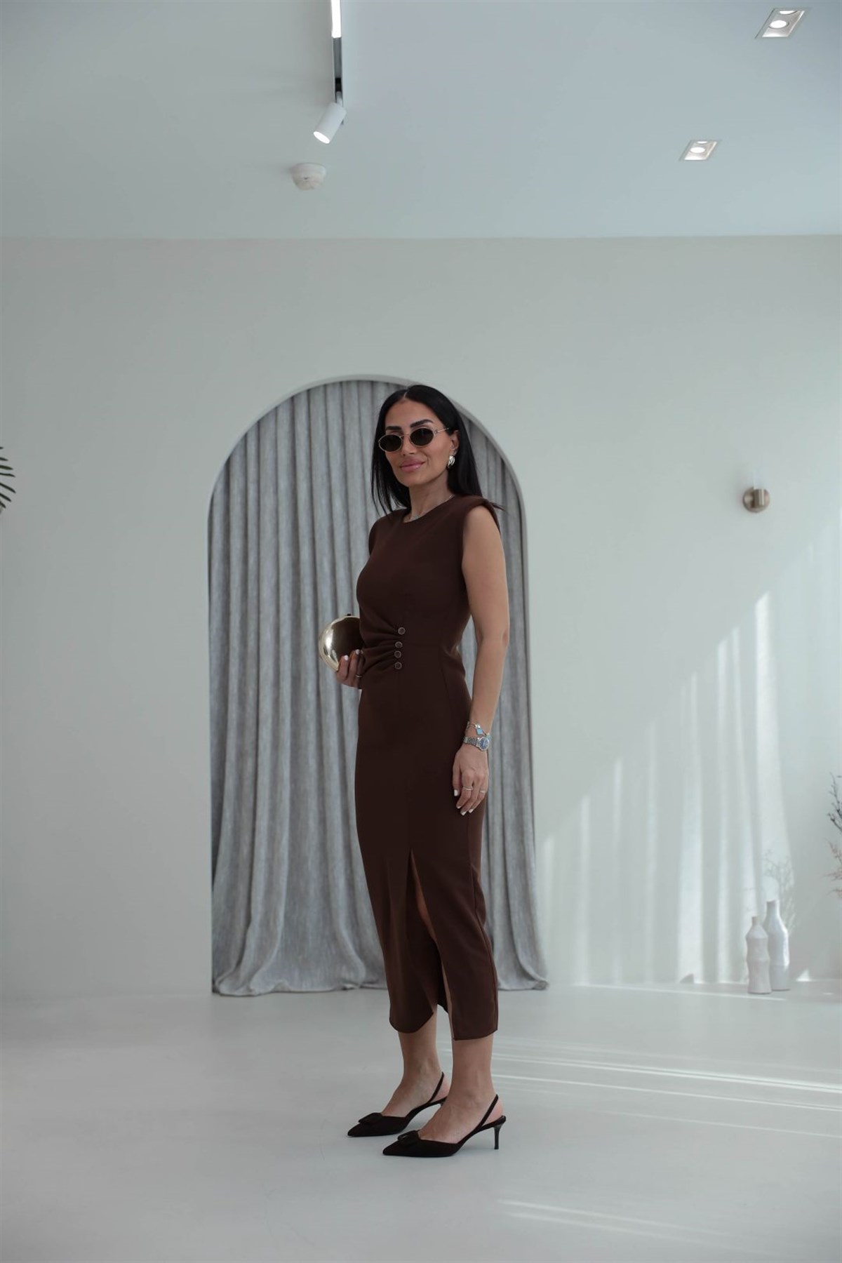 3870 Sıfır Kol Vatkalı Drapeli Elbise KAHVE