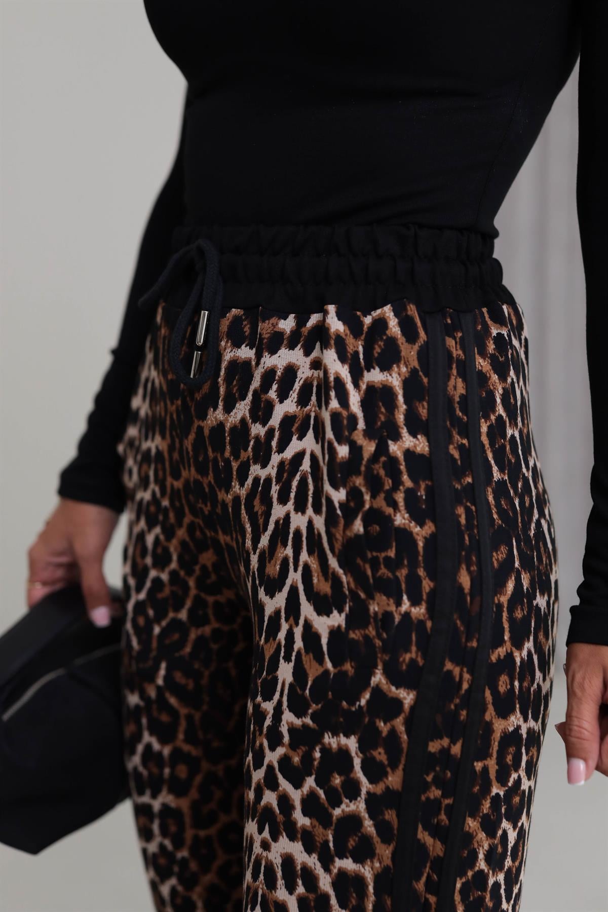 2448 Yan Şerit Detay Leopar Desen Eşofman Altı LEOPAR