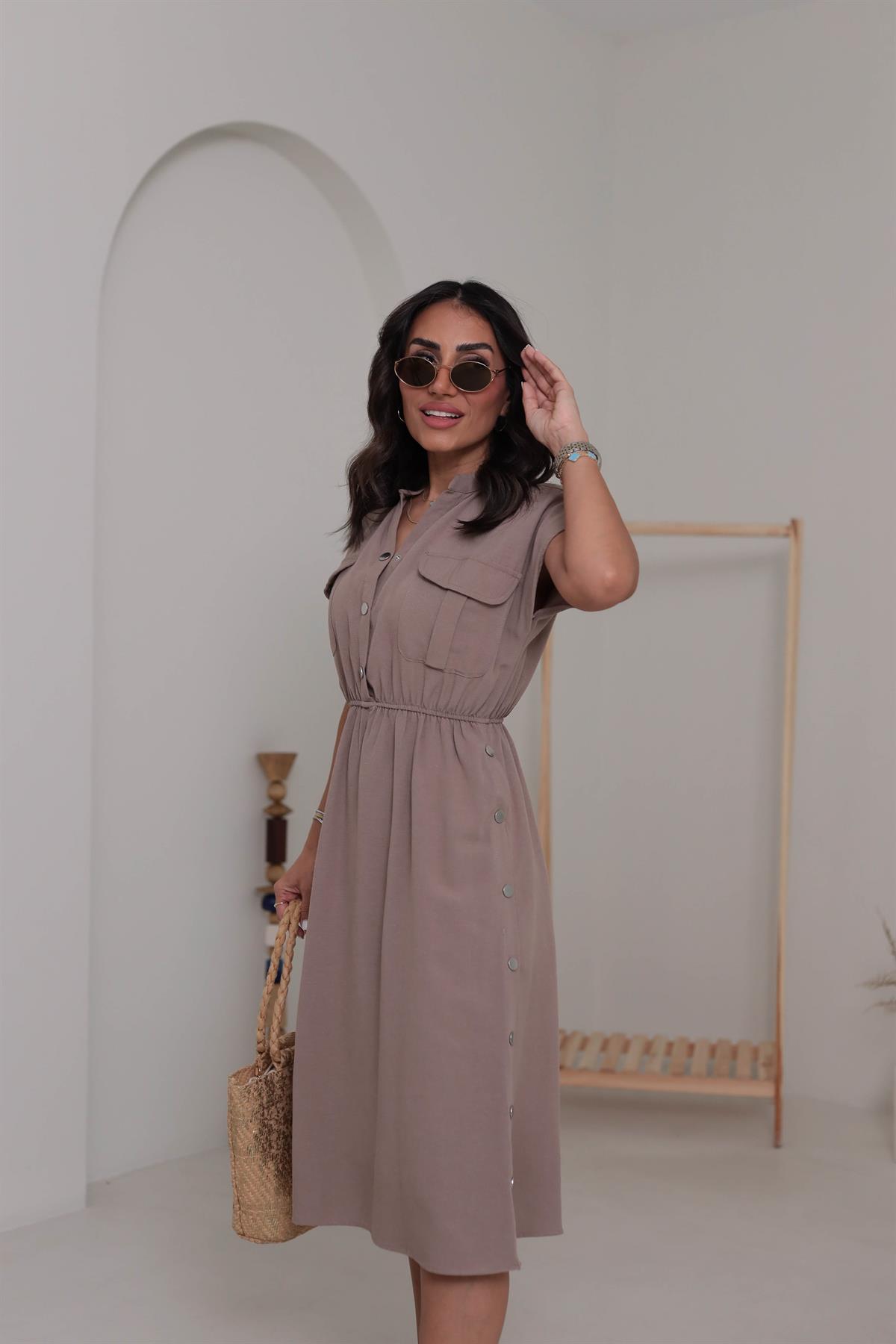 5921 Yan Çıtçıt Detay Elbise KAHVE