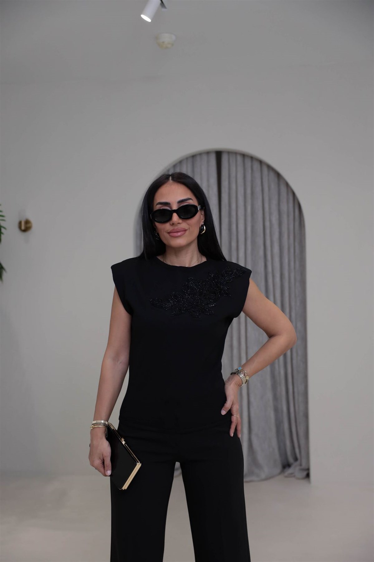 0629 Vatkalı Sıfır Kol Rayon Kumaş Bluz SİYAH