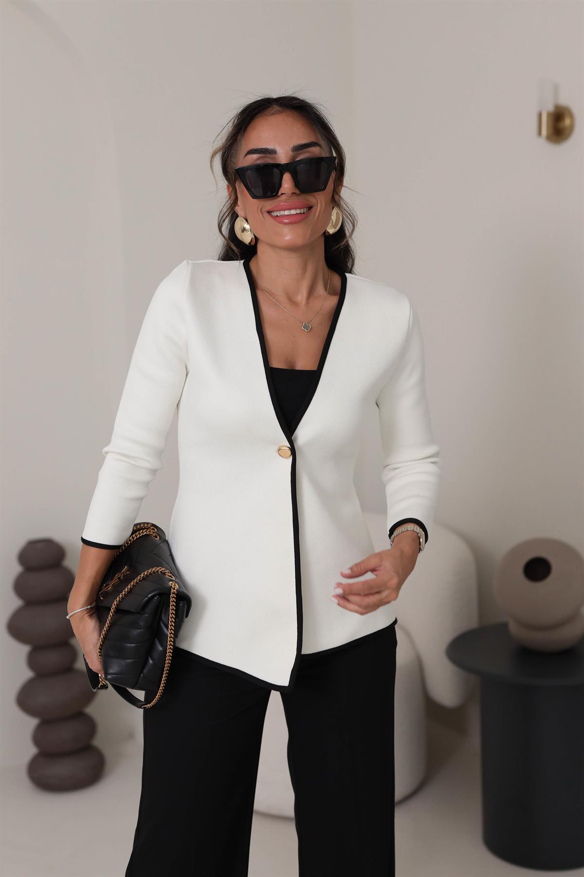 1212 Biyeli Gold Düğmeli Çelik Örme Ceket EKRU