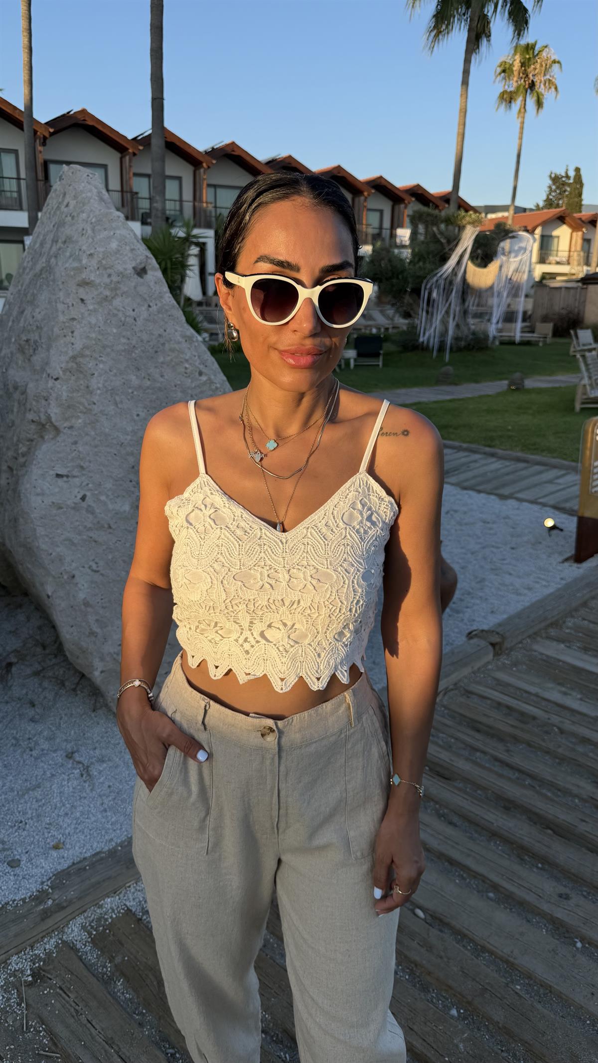 7314 İp Asklı Sırtı Gipeli Dantel İşleme Büstiyer EKRU