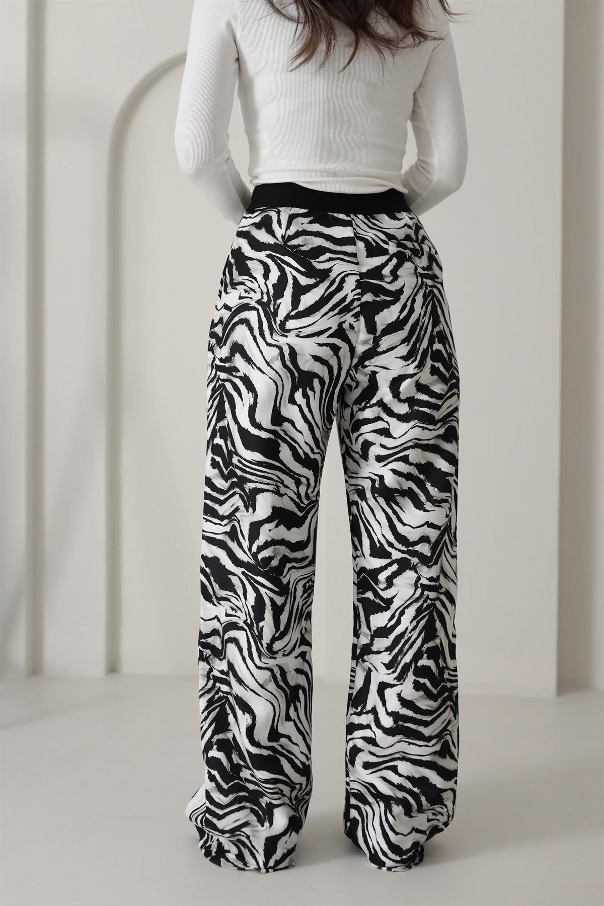 0135 Bel Lastikli Önü Dikişli Zebra Pantolon SİYAHBEYAZ