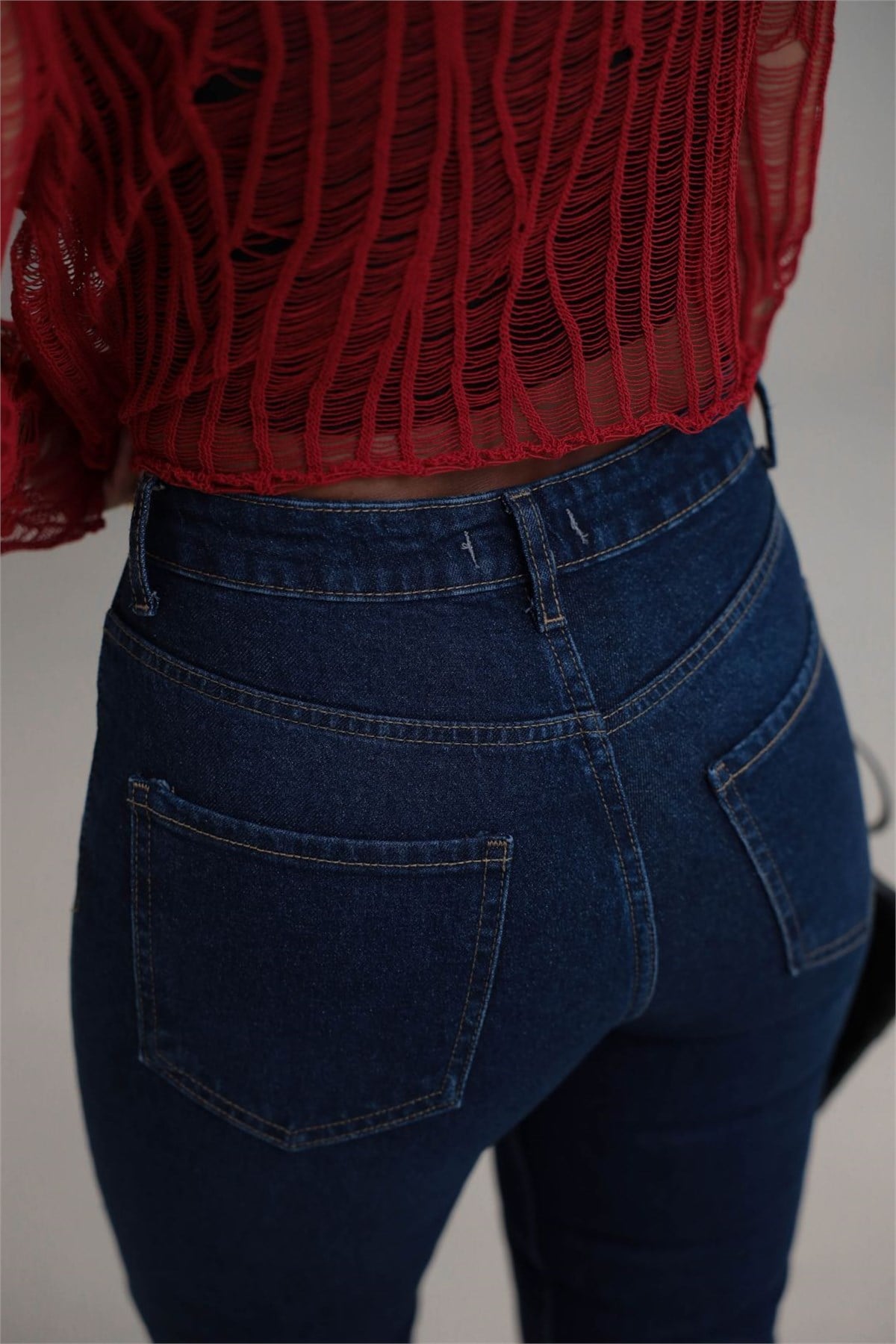 2402 Lazer Kesikli Boyfit Jean KOYU MAVİ