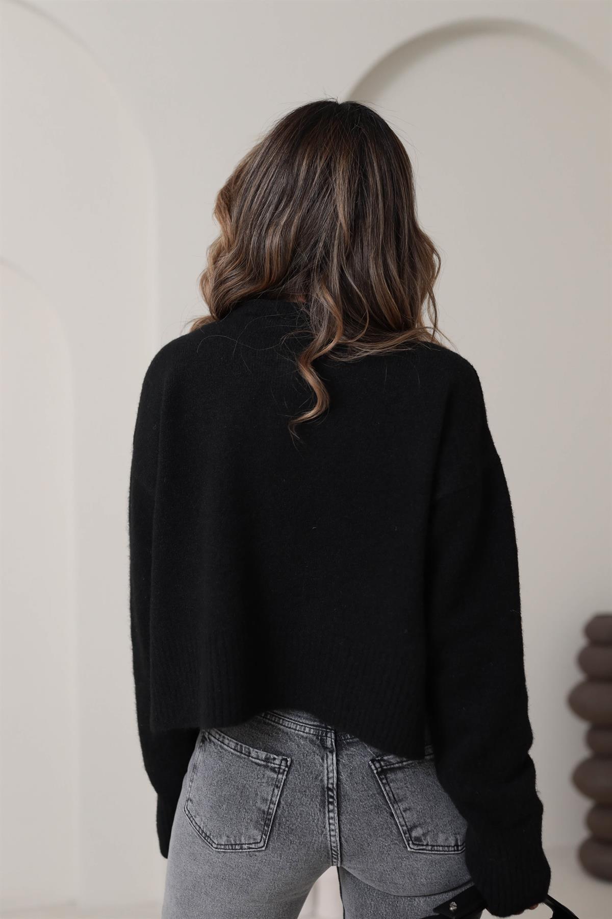 0280 Düğmeli Yumoş Yanları Yırtmaçlı Hırka SİYAH