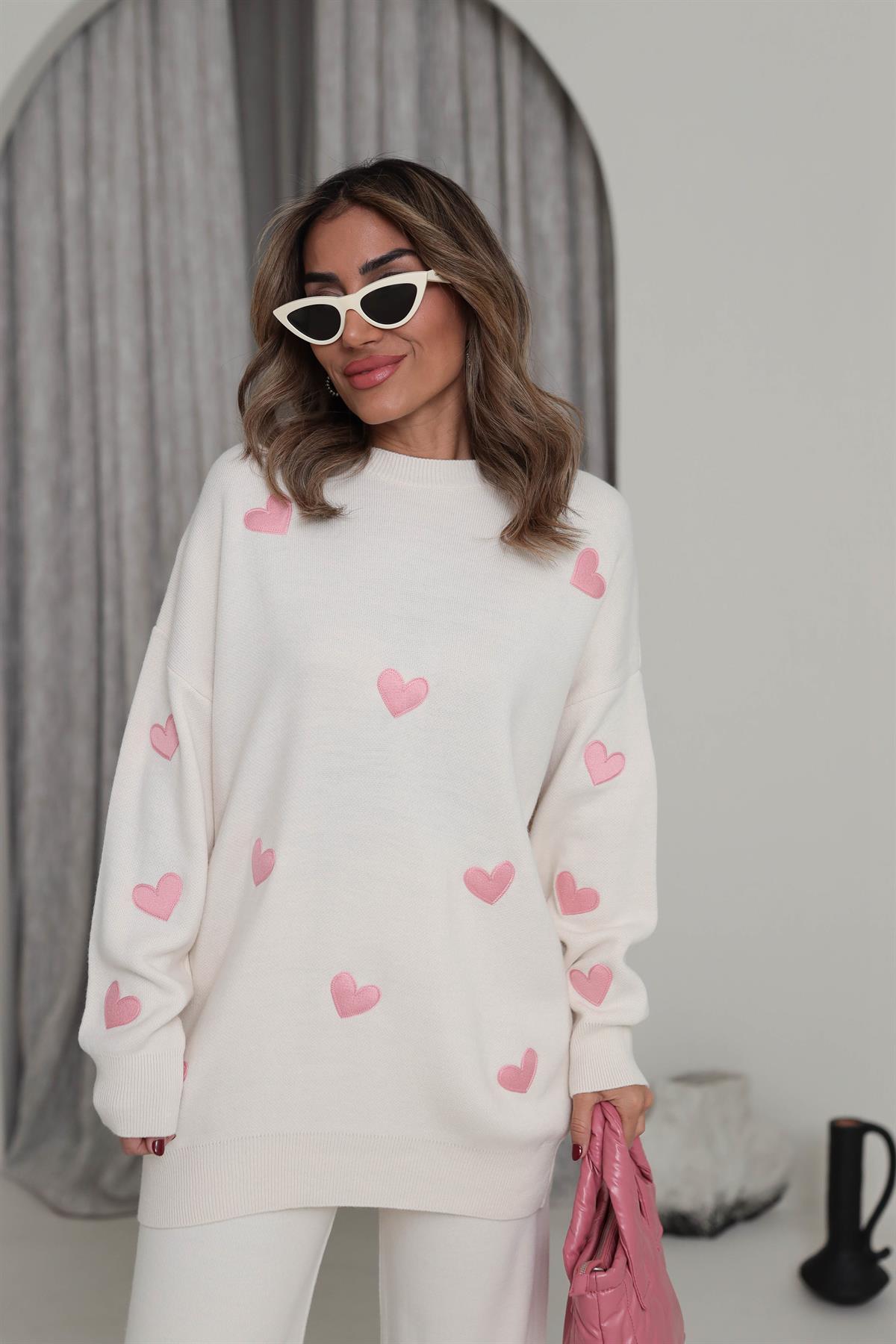 1173 Kalp Nakışlı Kazak