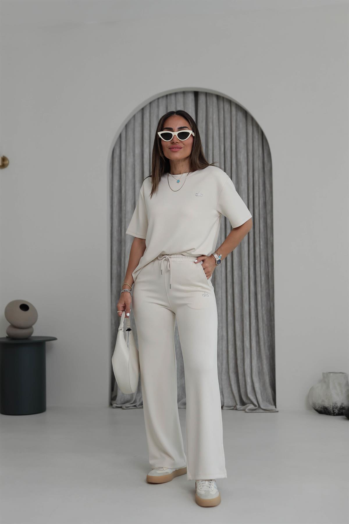 8511 Gümüş Yazı Baskılı Modal Kumaş Takım BEJ