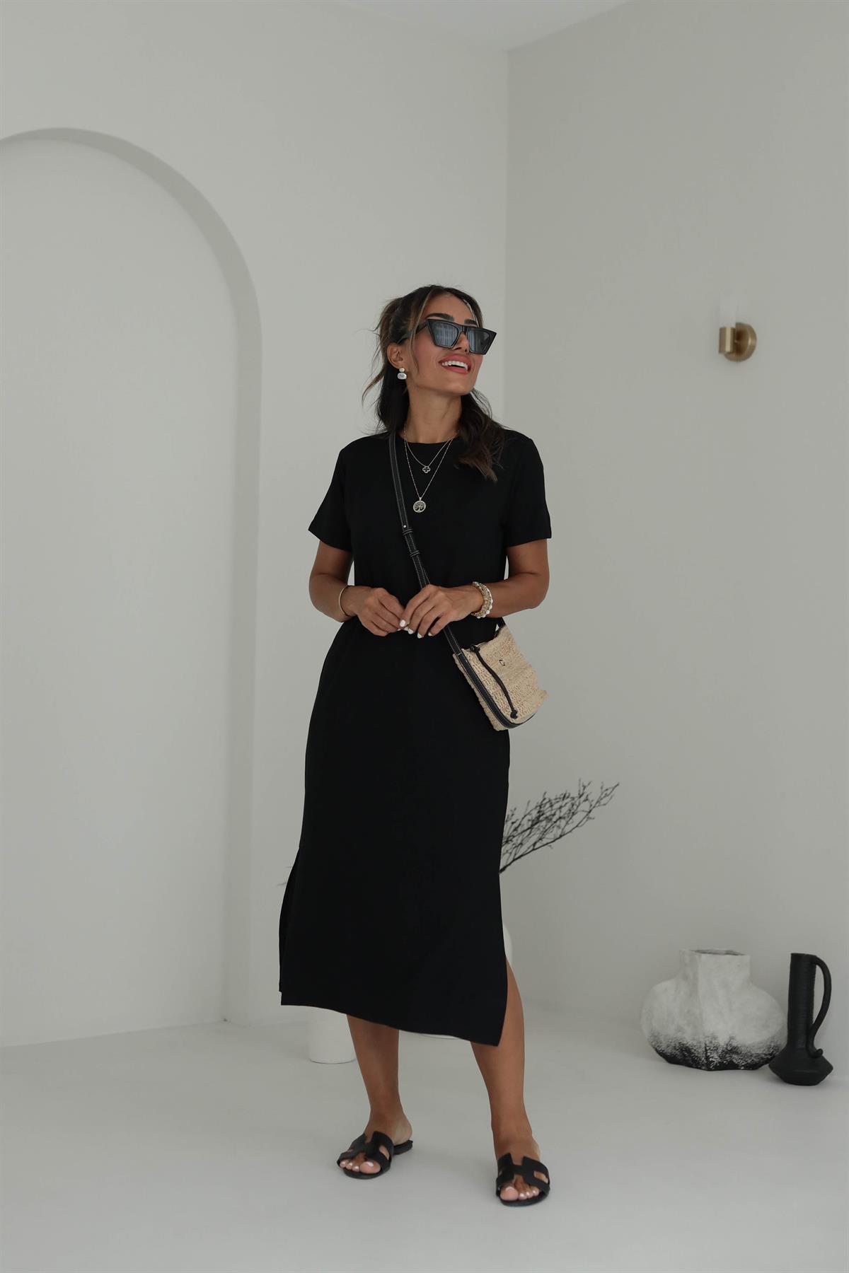 4512 Kısa Kollu Yırtmaçlı Elbise SİYAH