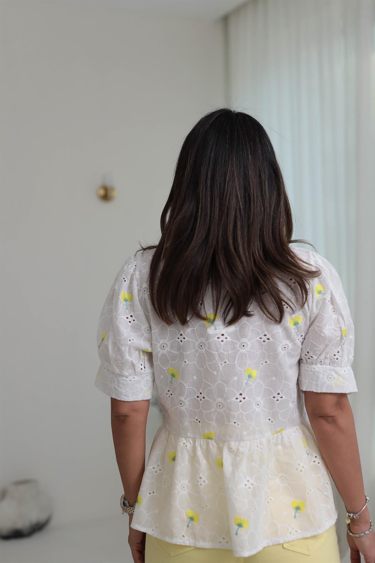 8748 Önden Bağlamalı Çiçek Nakışlı Fisto Bluz SARI