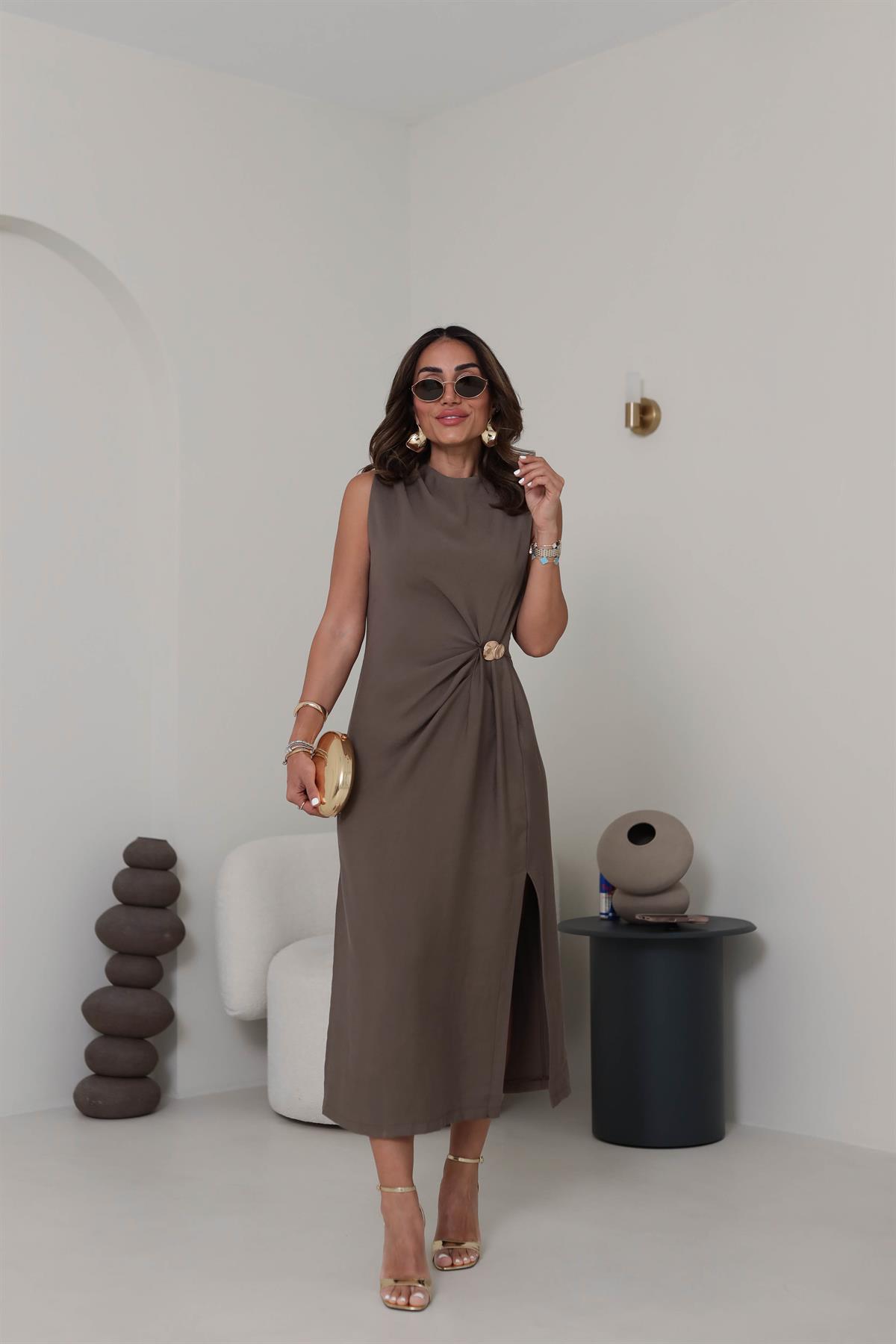 2264 Sıfır Kol Toka Detaylı Tencel Elbise VİZON