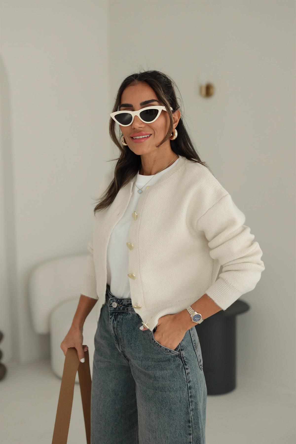 2236 Kalp Düğmeli Triko Hırka