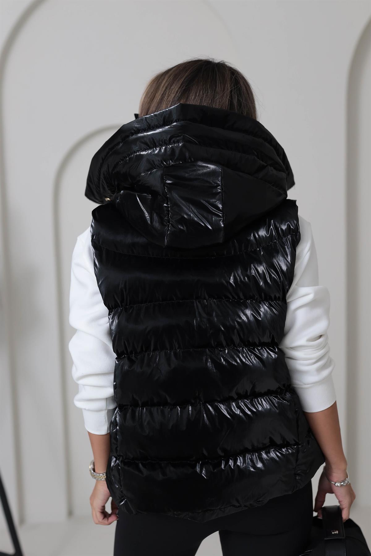 1082 Gold Aksesuarlı Parlak Dokulu Kapşonlu Yelek