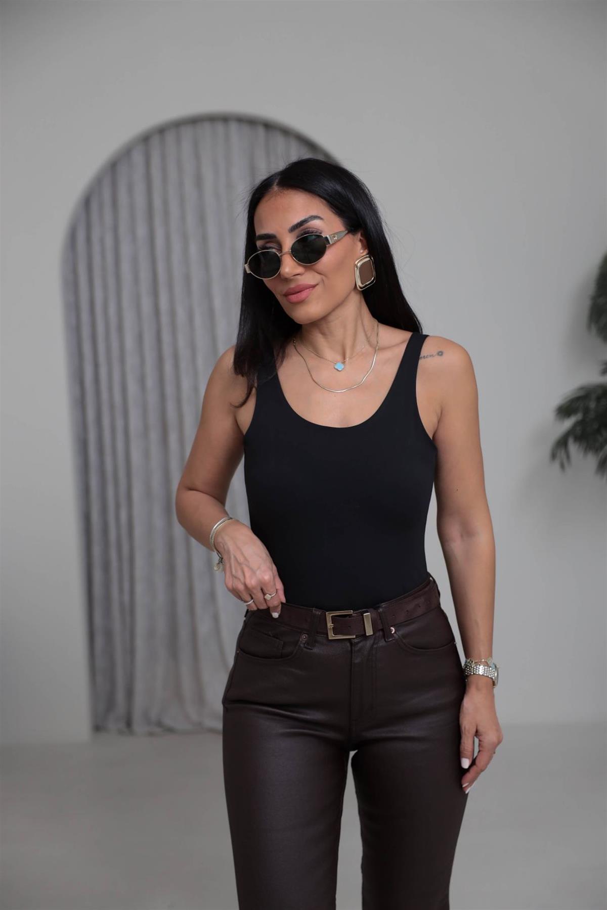 1028 Sırt Dekolteli Kalın Askılı Çıtçıtlı Bodysuit SİYAH