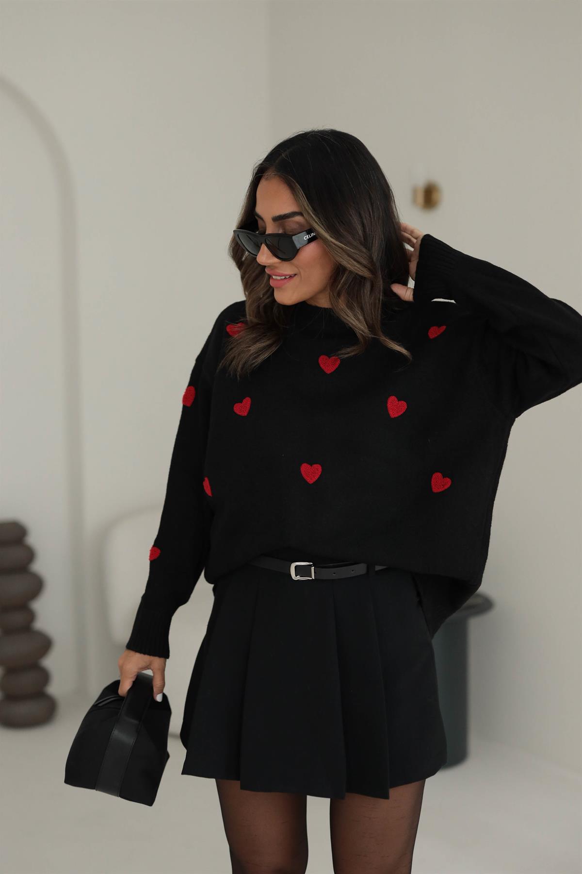 4380 Kalp Detaylı Kazak