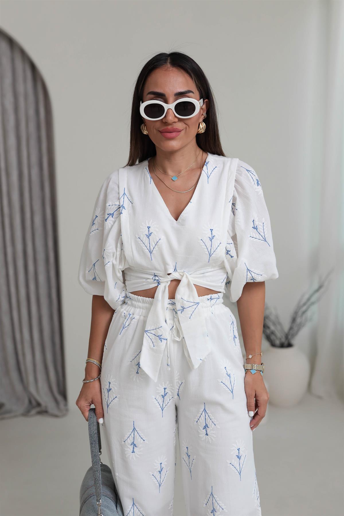 0040 Desenli Puf Keten İşlemeli Takım MAVİ