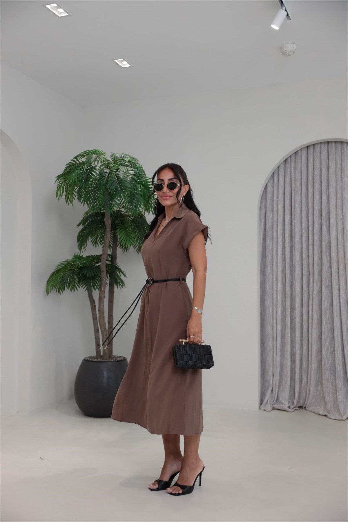 7620 Deri Kuşak Detaylı Polo Yaka Tencel Elbise KAHVE