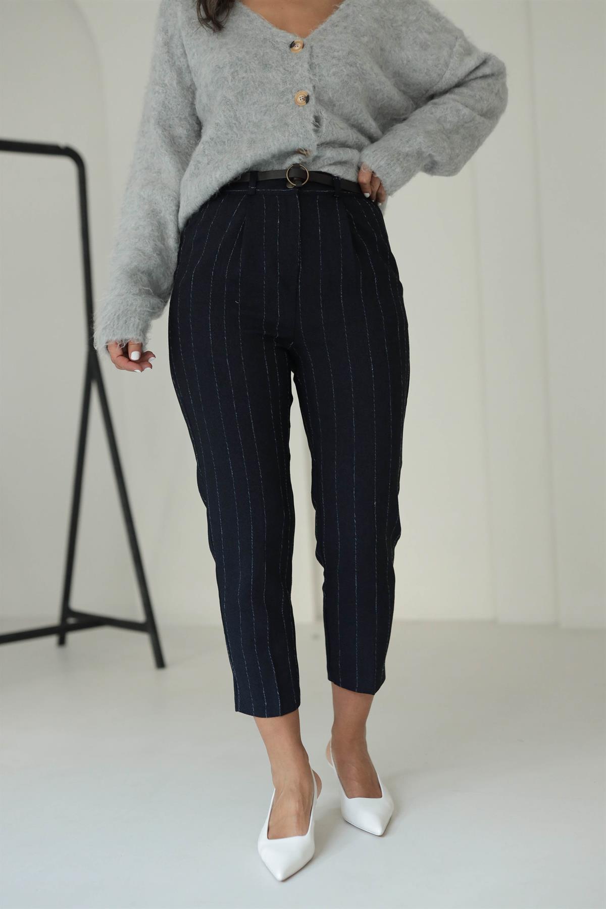 0262 Bel Lastikli Çizgili Kemerli Havuç Pantolon