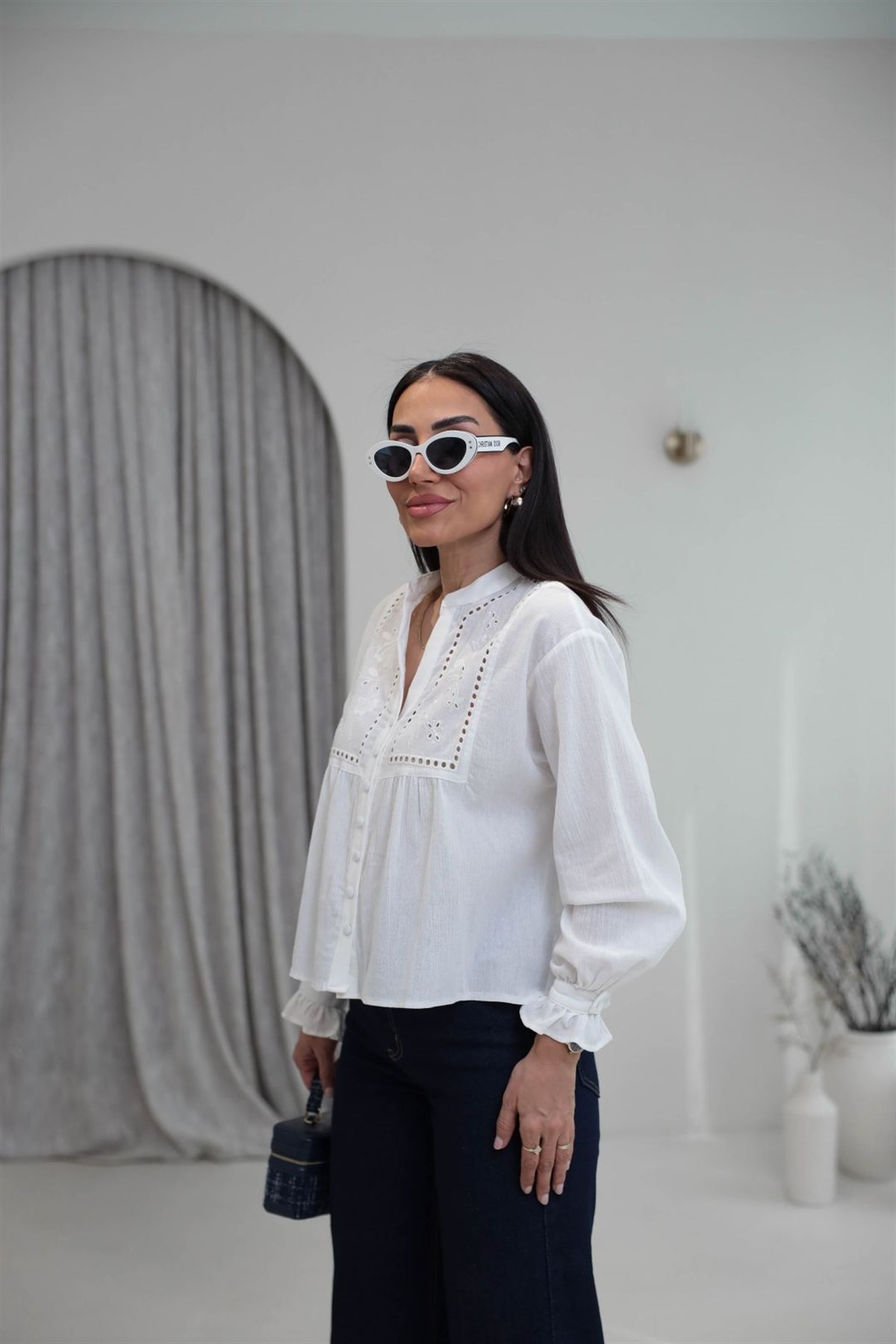 7549 Nakış İşlemeli Düğmeli Pamuklu Bluz EKRU