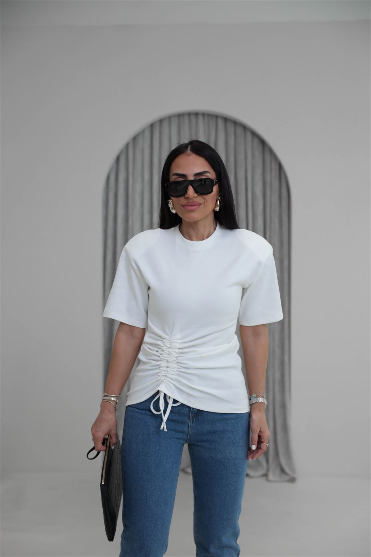 1025 Vatkalı Pamuklu Büzgü Detay Tshirt EKRU