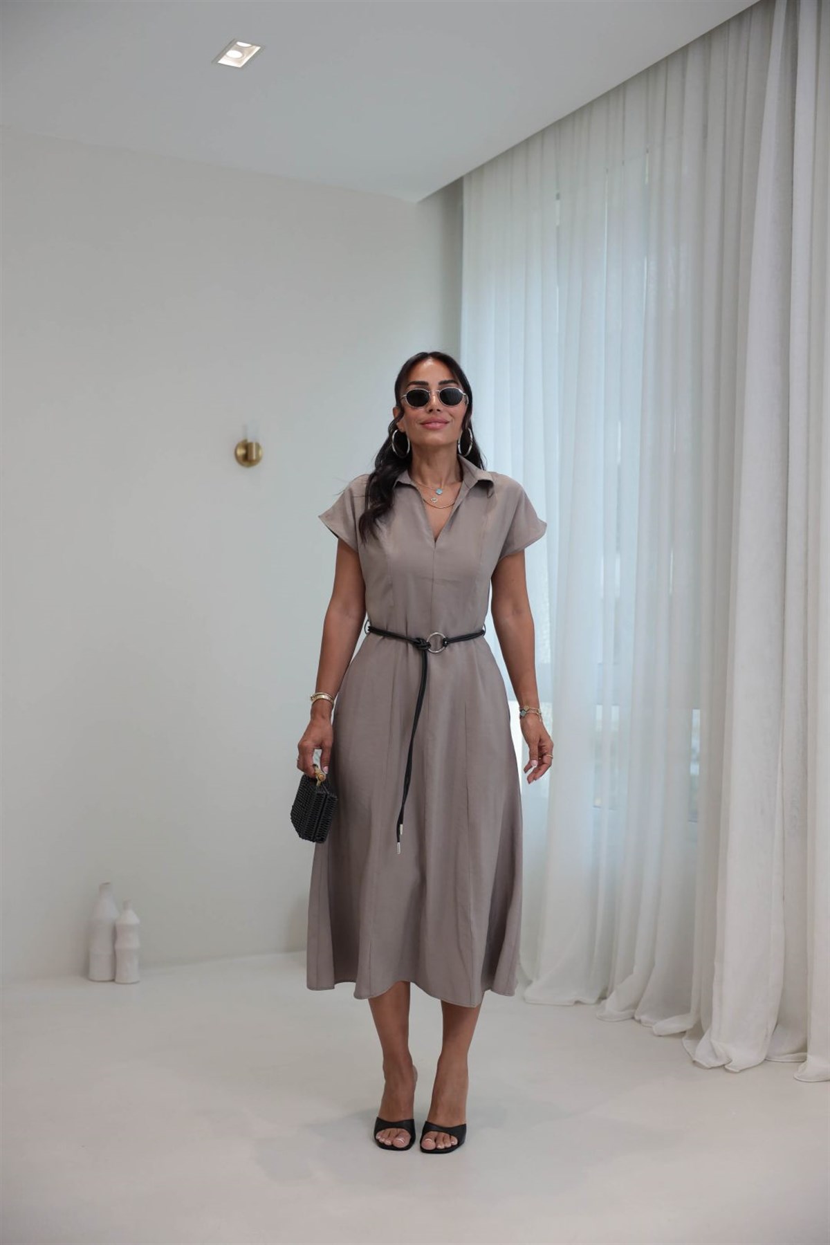 7620 Deri Kuşak Detaylı Polo Yaka Tencel Elbise VİZON