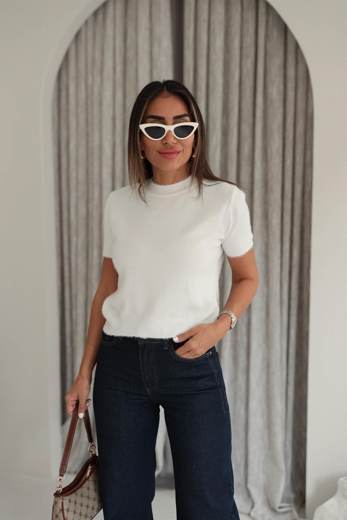 0706 Bisiklet Yaka Kısa Kol Yumoş Bluz EKRU