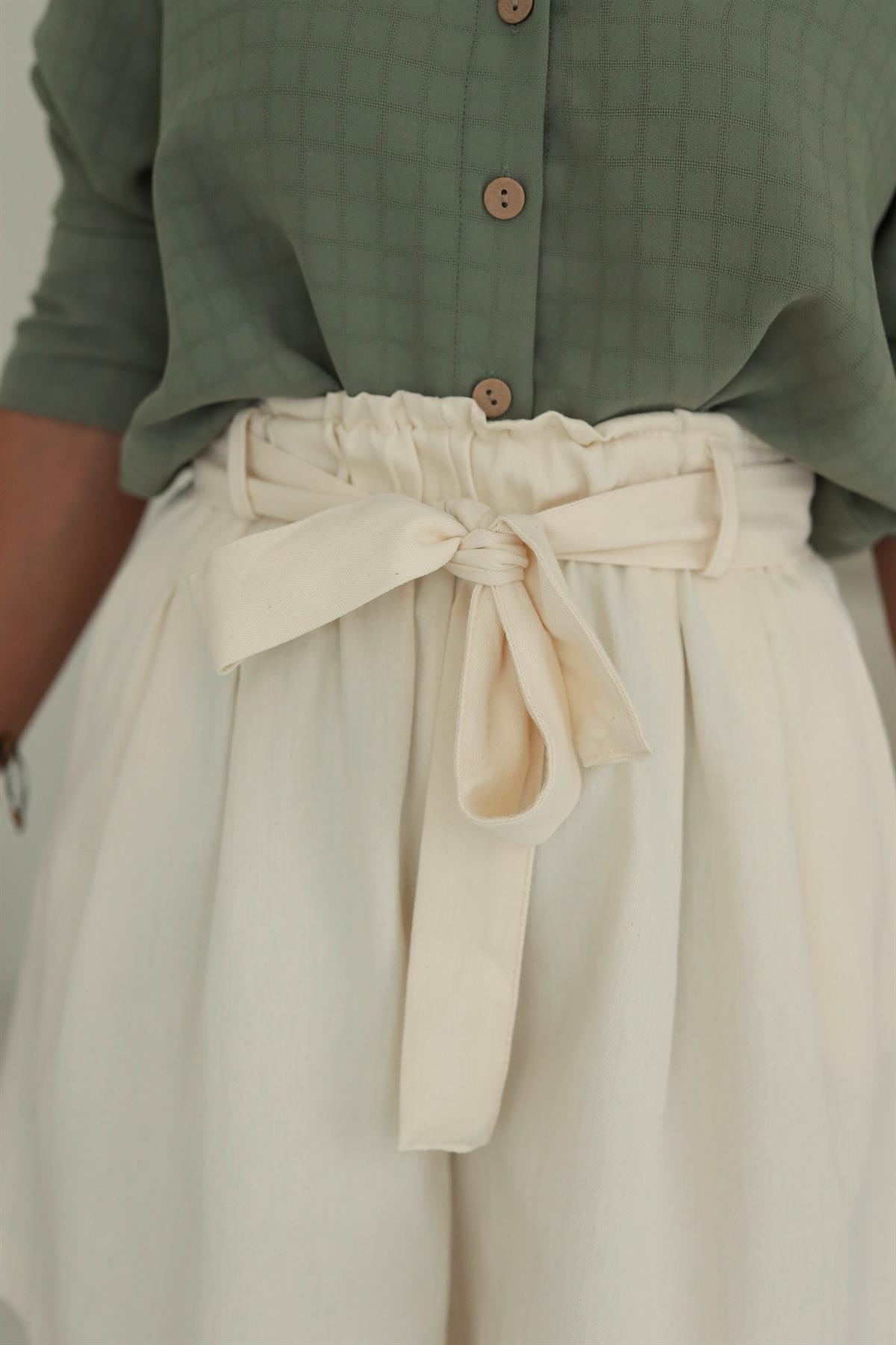 3533 Bel Lastikli Kuşaklı Yüksel Bel Şort