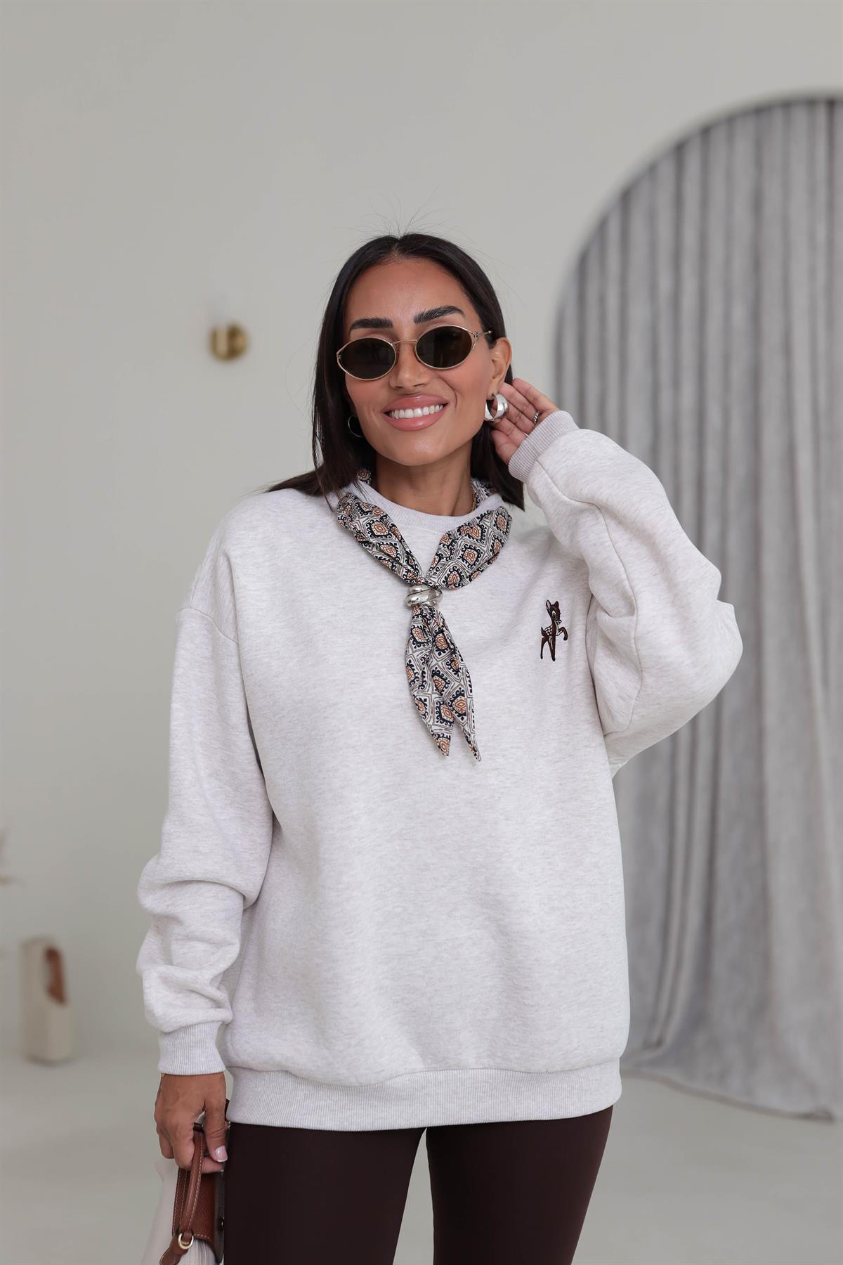 0909 Şal Detaylı Figürlü Şardonlu Sweatshirt KREM
