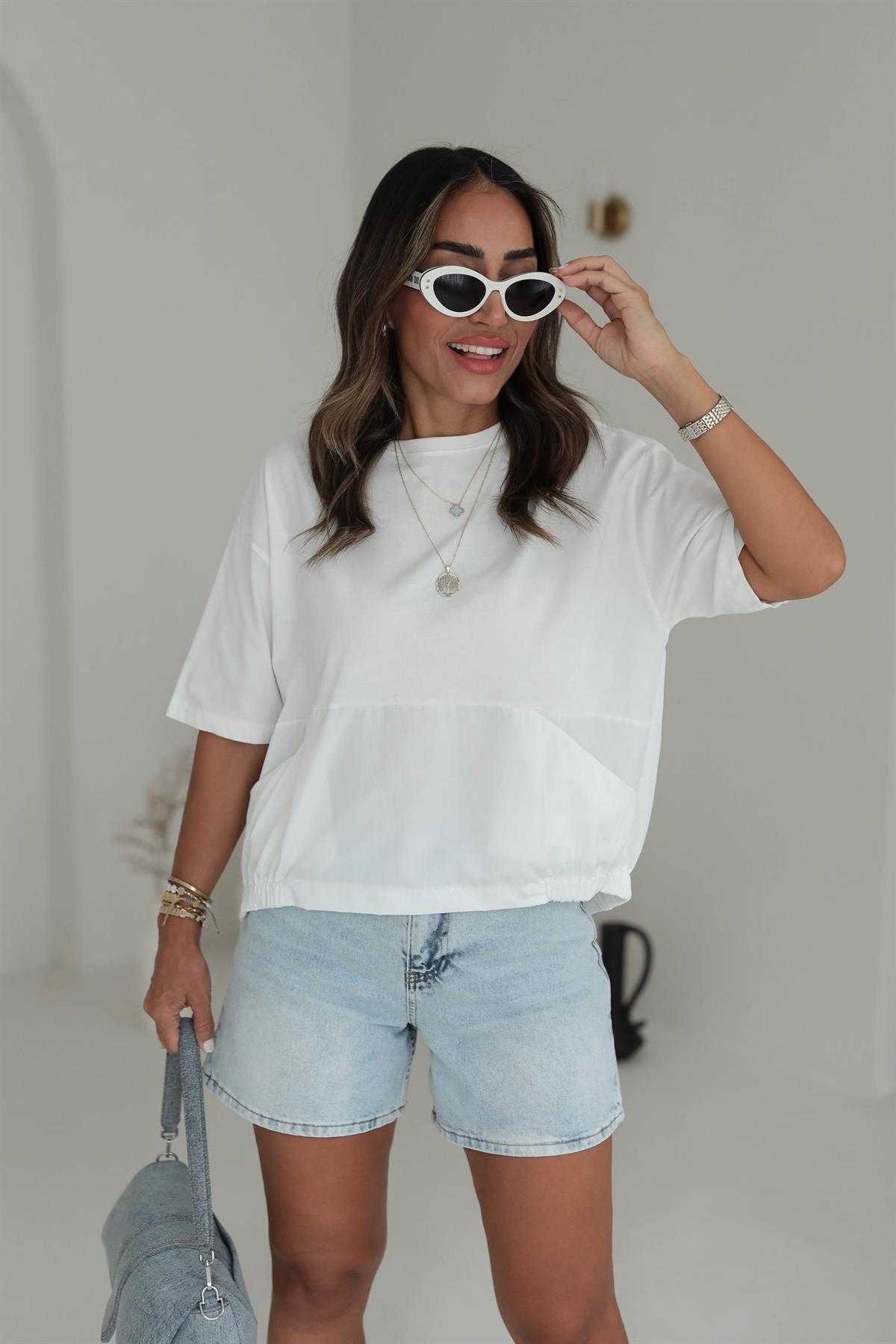 8678 Sırtı Düğmeli Poplin Kumaş Tshirt