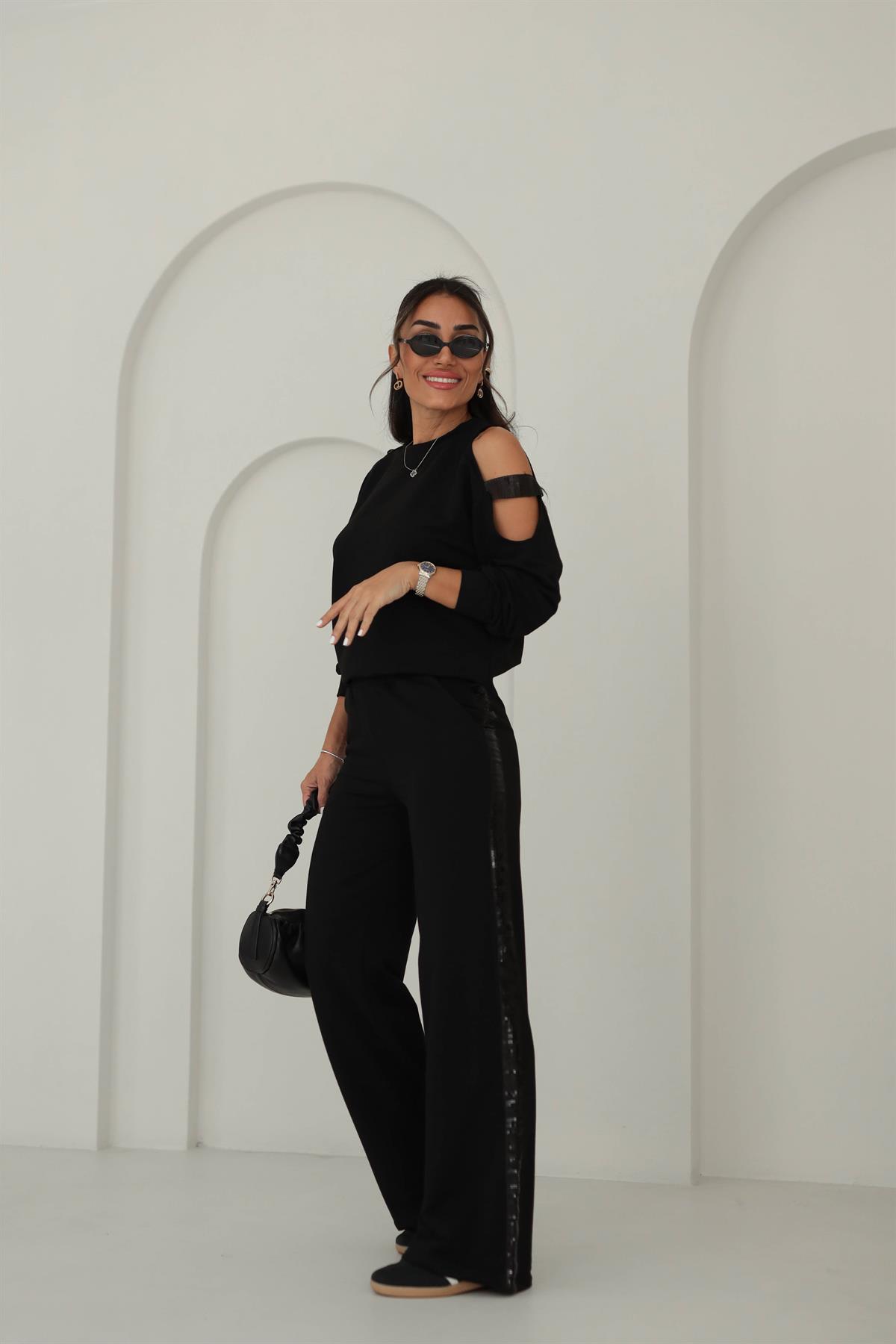 1016 Omuz Düğme ve Payet Detaylı Takım