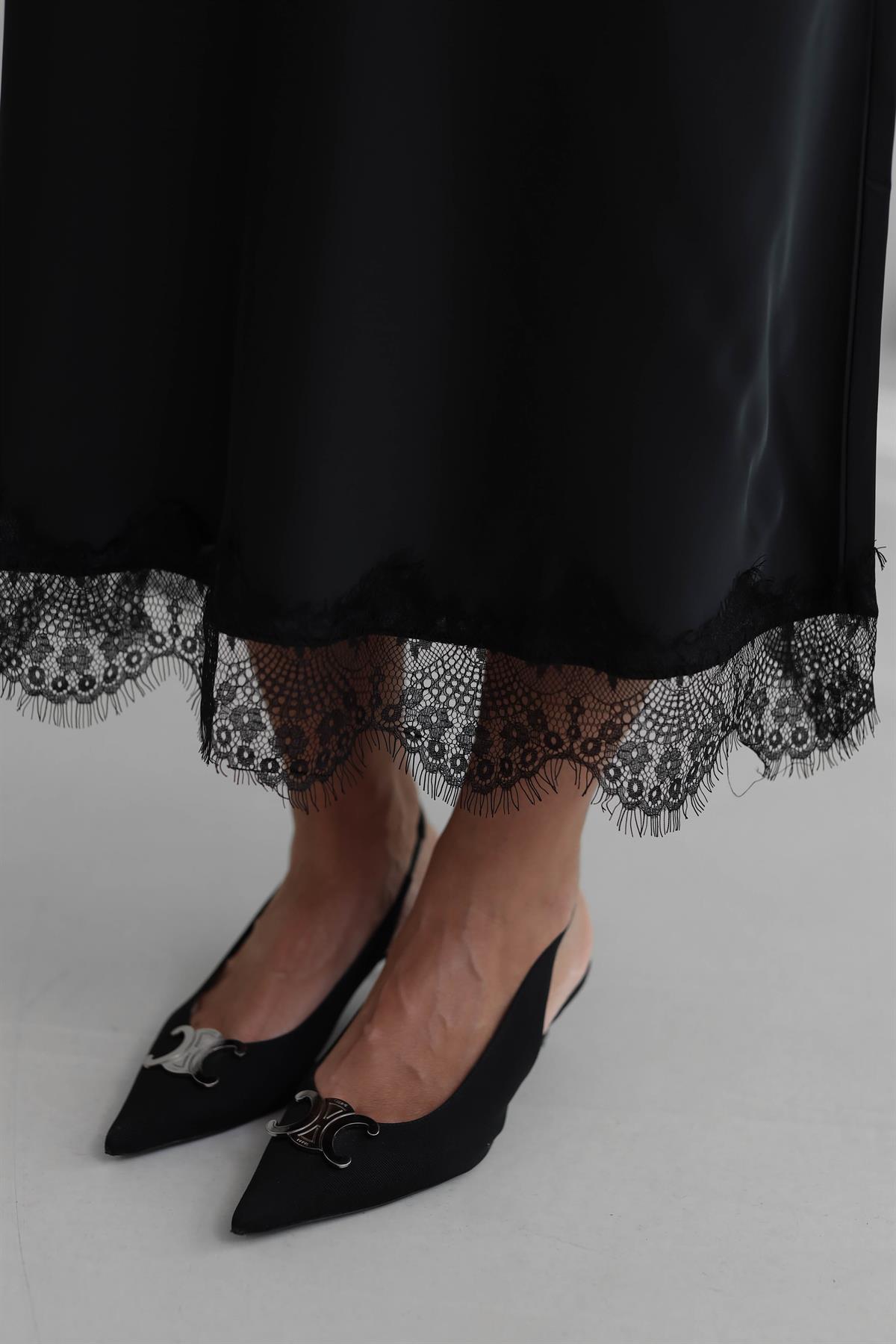 0547 Saten Etek Ucu Dantelli Etek SİYAH