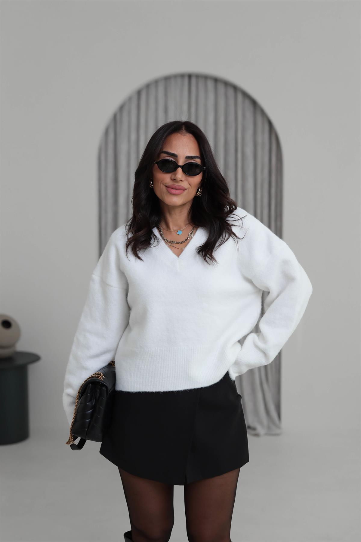 0645 V Yaka Yumuşak Dokulu Triko Kazak EKRU