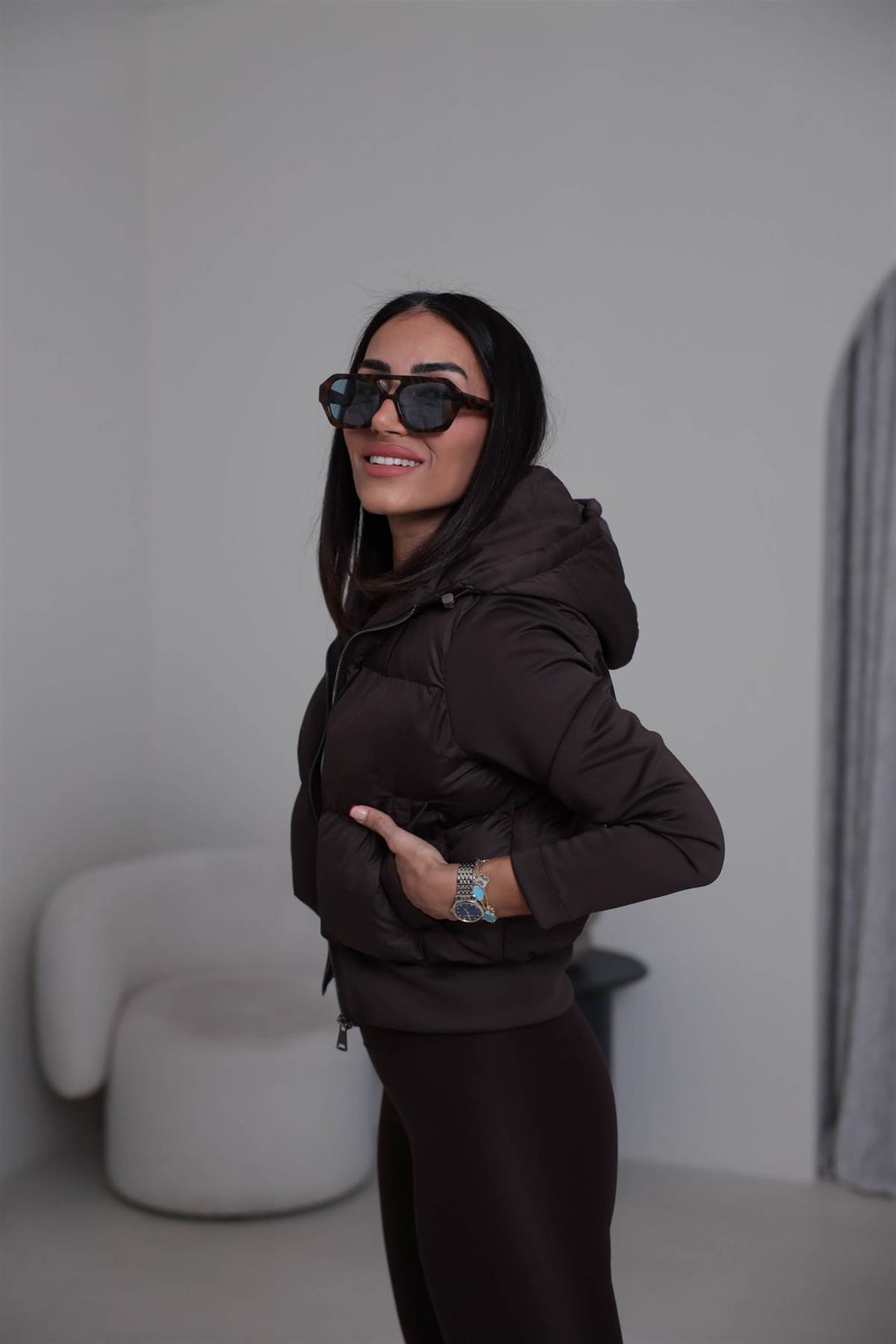 2879 Kol Garnili Kapşonlu Şişme Mont KAHVE