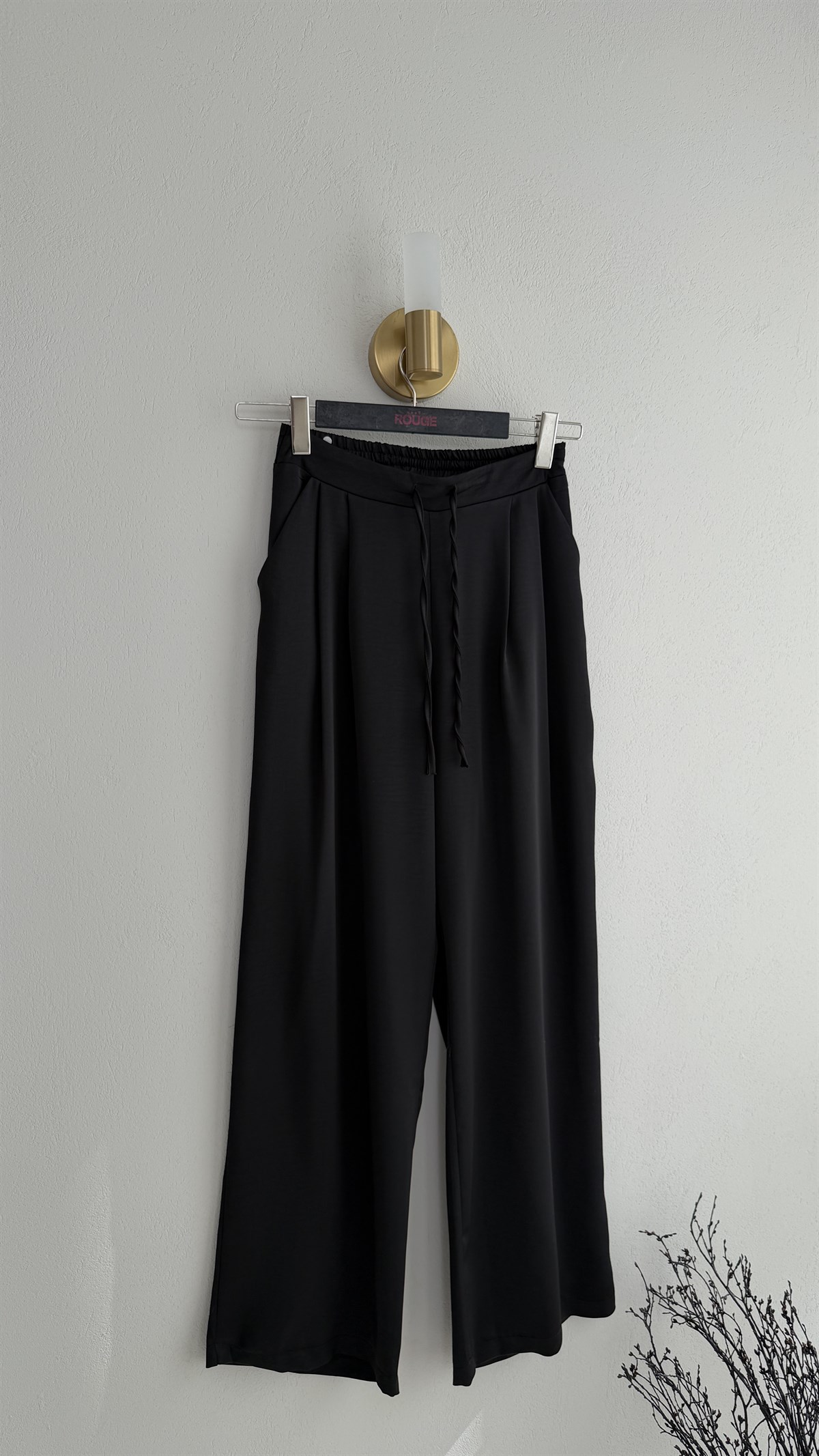 9089 Arka Bel Lastikli Pileli Pantolon SİYAH