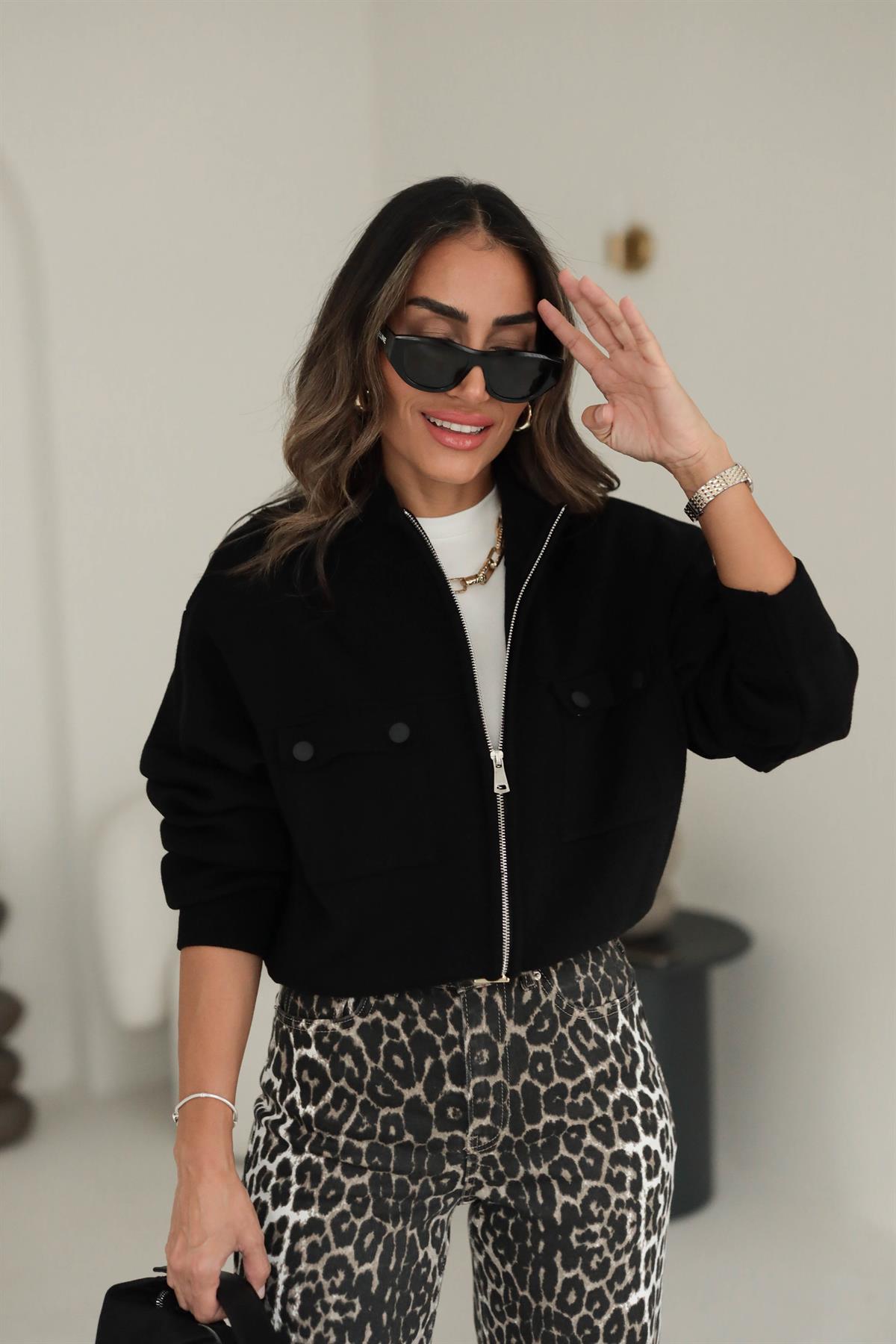 2389 Fermuarlı ve Cep Detaylı Ceket Hırka