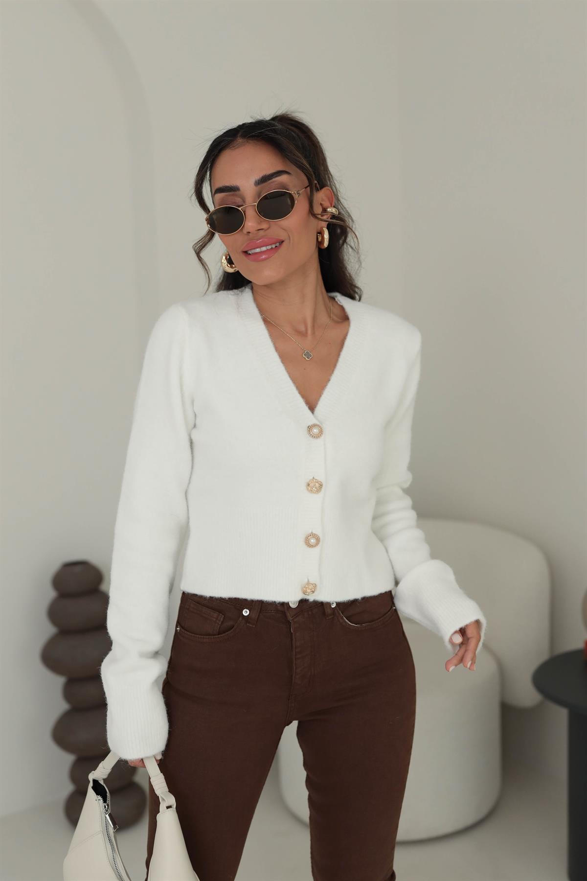 0273 V Yaka Gold Düğme Detaylı Hırka EKRU