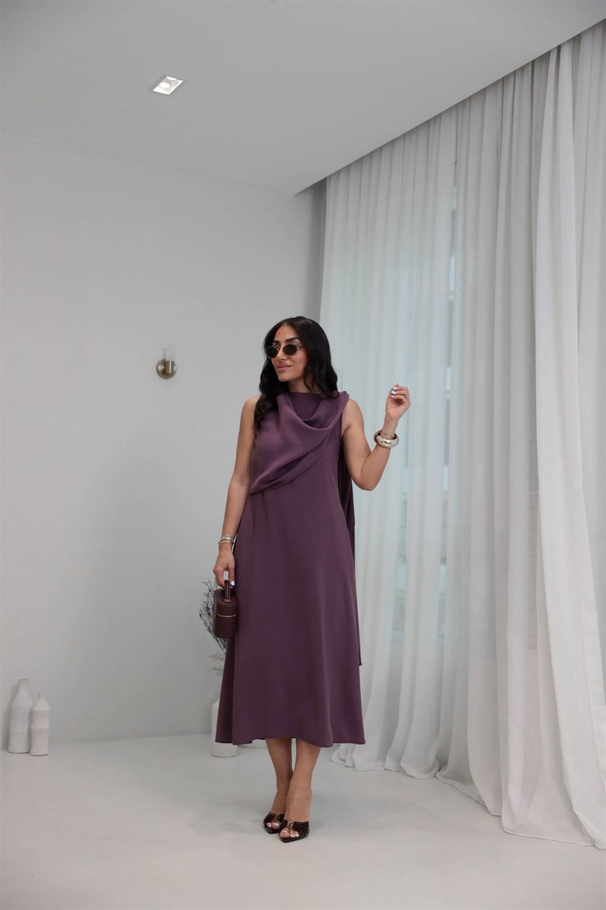 3419 Şal Detaylı Tencel Kumaş Sıfır Kol Elbise MÜRDÜM