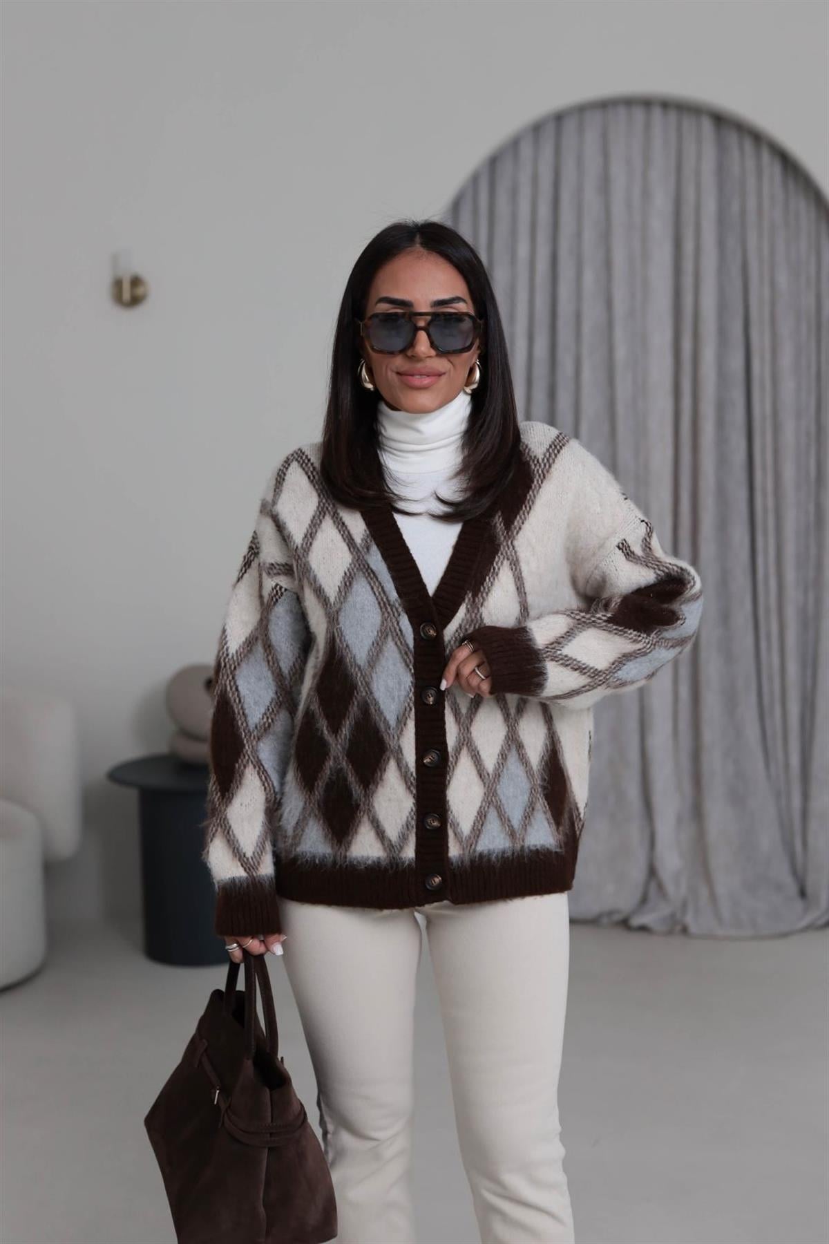 2556 Baklava Desen V Yaka Hırka KREM