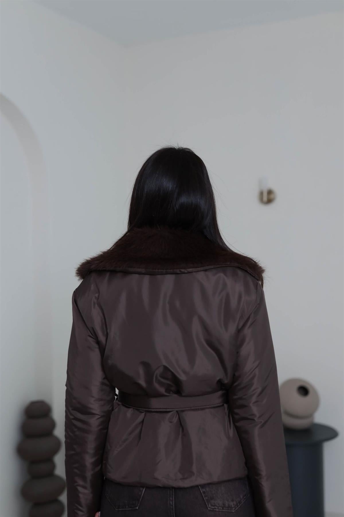 5885 Kürk Yakalı Kuşaklı Şişme Mont KAHVE